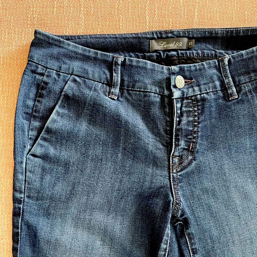 Level 99 soft denim jeans Size 27 blue washed denim with soft stretch.